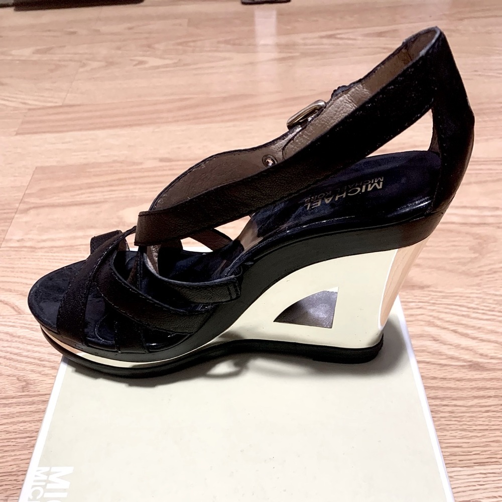 MICHAEL KORS VINTAGE CHANNING WEDGE METALLIC HEEL